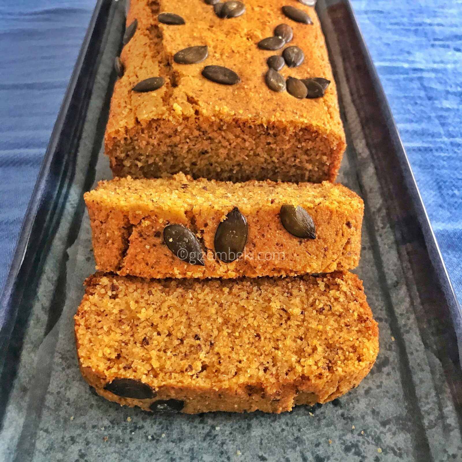 Vegan-Glütensiz-Mısır-Ekmeği